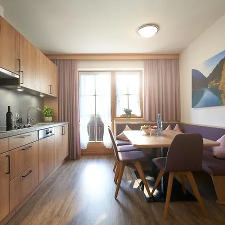 Landhaus Strolz Bed & Breakfast Sankt Anton am Arlberg