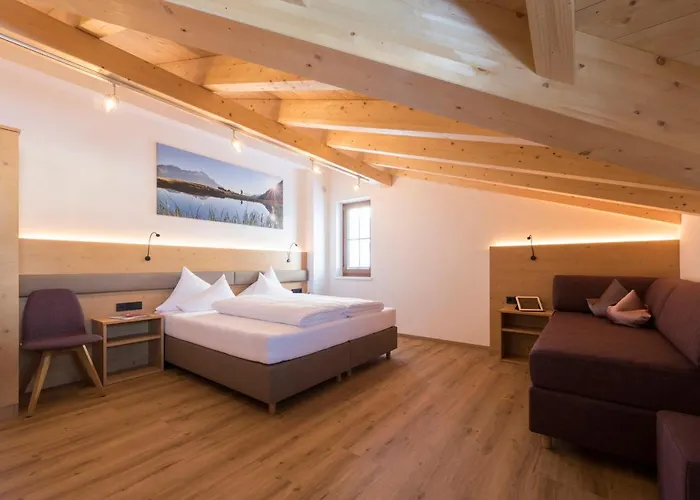 فندق مبيت وإفطار Strolz 4*