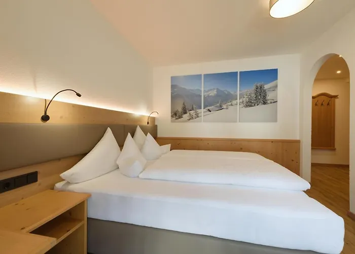 فندق مبيت وإفطار Strolz 4*