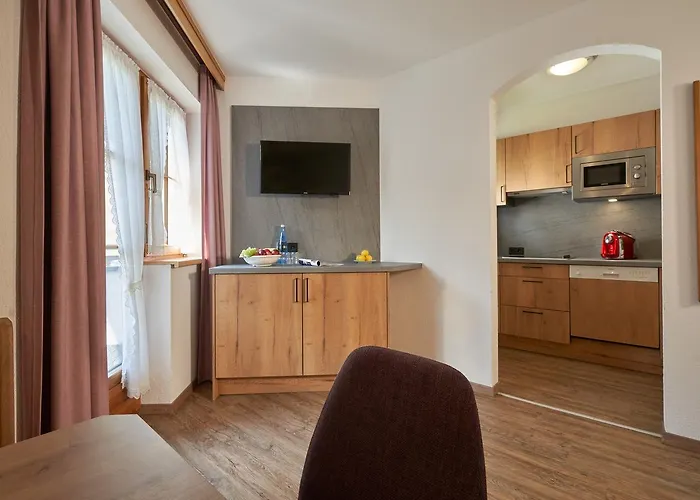 فندق مبيت وإفطار Strolz 4*