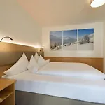 Bed and Breakfast Strolz 4*