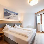 Bed and breakfast Strolz 4*