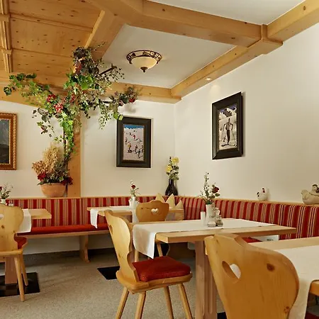 Strolz Bed & Breakfast