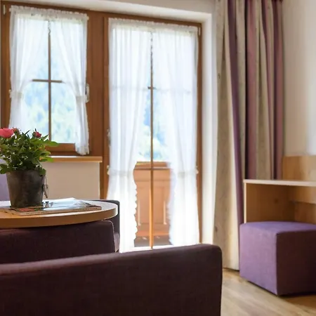 Strolz Bed & Breakfast 4*